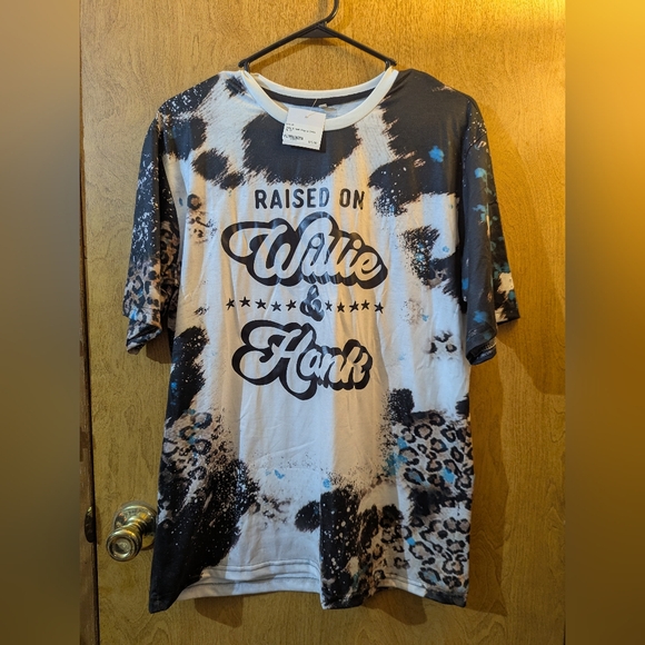 Willie & Hank Tops - Willie & Hank Graphic Tee New With Tags